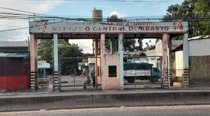 Hallan el cuerpo de un hombre y una mujer en el Mercado de Abasto - Noticiero Paraguay
