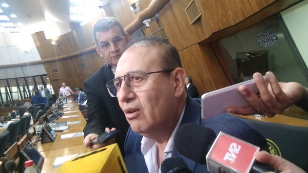 Junta Municipal de Areguá aprueba solicitud para revocar distinción de «hijo dilecto» a Erico Galeano