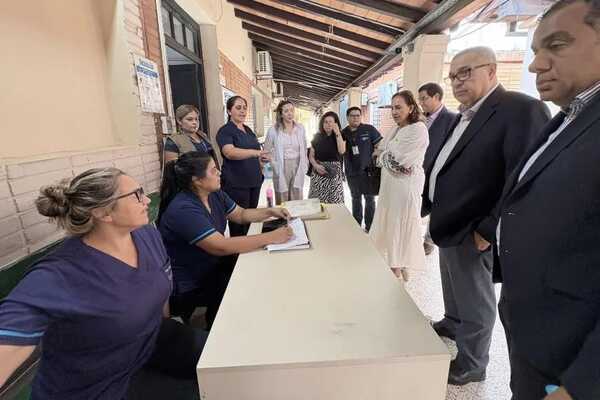 Popular / Oúma visita extranjera para conocer el registro electrónico de vacunación 