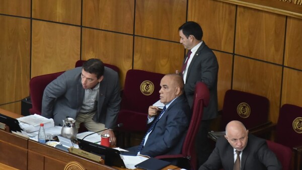 Bachi Núñez defiende gestión de Fernández Valdovinos en el MEF