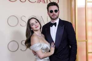 De Chris Evans y Alba Baptista a Nick Jonas y Priyanka Chopra, las parejas más enamoradas en los Óscar - Gente - ABC Color