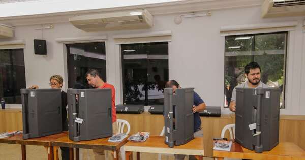 Diario HOY | Habilitan máquinas de votación para que la ciudadanía practique el voto electrónico