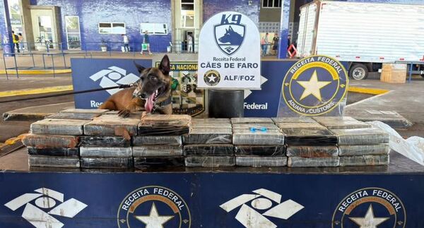 Conductor paraguayo abandona furgón con 85 kilos de cocaína en el Puente de la Amistad