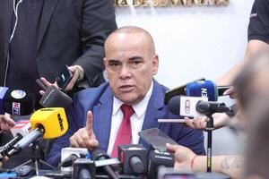 Bachi Núñez respalda a Fernández Valdovinos ante rumores de cambios en Economía