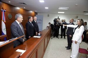 Autoridades judiciales tomaron juramento a un magistrado y a un agente fiscal