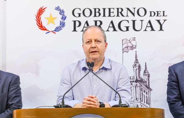 Fernández Valdovinos desiste de renuncia y anuncia plan contra deudas fiscales