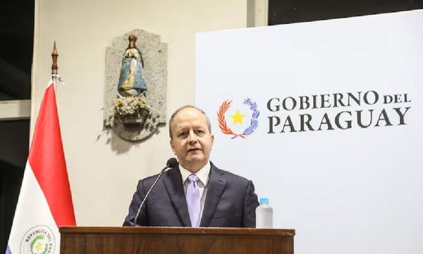 Ministro de Economía descarta renuncia y adelanta plan de "ajuste de cinturones" - OviedoPress