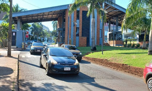 Seis delincuentes ejecutan millonario robo en residencia del Paraná Country Club - OviedoPress