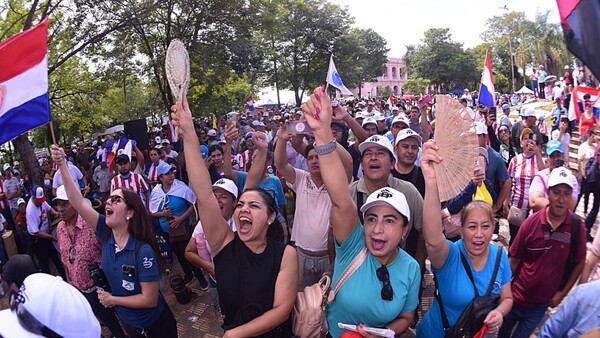 Docentes y directores van a huelga este martes por la reforma de la Caja Fiscal