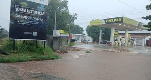 La ciudad de San Lorenzo quedó inundada, pero la Municipalidad avisó solo de tres puntos críticos - Nacionales - ABC Color