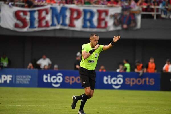 Juan Gabriel, en Olimpia-Luqueño - Fútbol - ABC Color