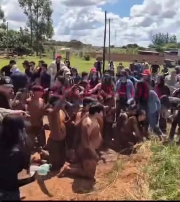 Denuncian extorsión y violencia en tradicional bautismo de ingreso a una facultad | Unicanal