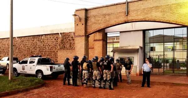 La Nación / Tras intento de fuga, trasladan a seis reos de la cárcel de PJC