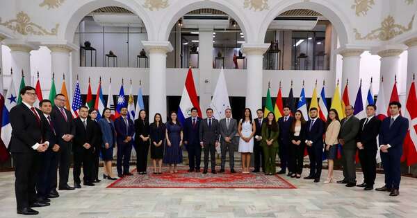 La Nación / Cancillería incorpora 20 nuevos terceros secretarios por concurso público