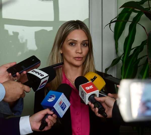 AUDIO: Importadores de fármacos esperan llamado del MEF para saber cómo se saldará la deuda - Periodísticamente - ABC Color