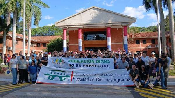 La UNA va a paro total en rechazo a la reforma de la Caja Fiscal - Nacionales - ABC Color