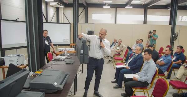 Exigen más pruebas y ajustar máquinas de votos ante riesgos detectados      - Política - ABC Color
