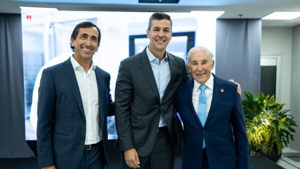 Peña participa de la ampliación de planta industrial en Fernando