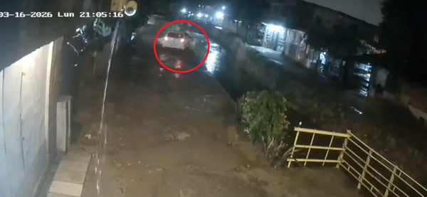 Conductora siguió indicaciones del GPS y cayó al cauce de un arroyo | Unicanal