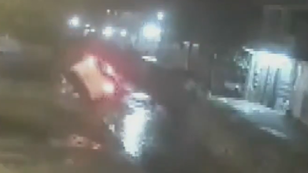 Video: GPS llevó a una conductora hasta un desagüe pluvial en Sajonia y terminó cayendo