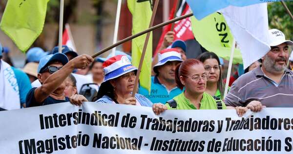 La Nación / Caja fiscal: docentes en paro aguardan sanción de la versión del Senado