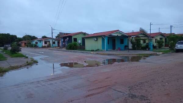Lluvias inundan barrio del MUVH en Roque Alonso y piden obras urgentes - Nacionales - ABC Color