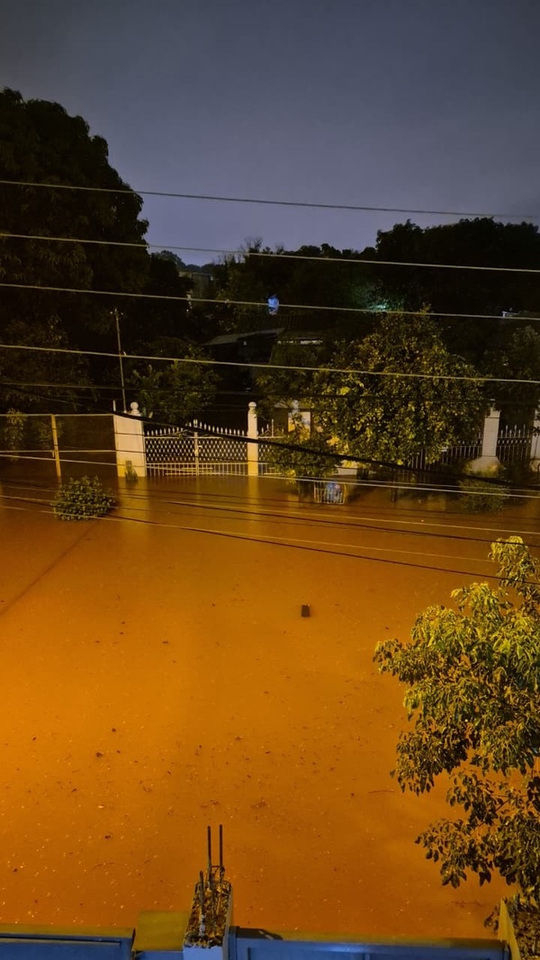 Lluvia torrencial desbordó arroyo Itay e inundó casas en Luque - trece
