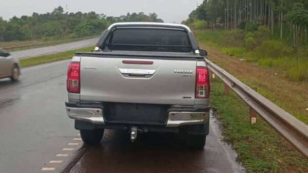Polis detuvieron a su camarada con vehículo robado