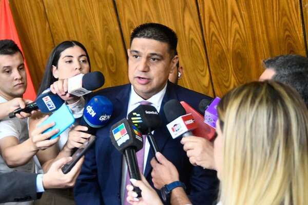 AUDIO: Reforma de la caja fiscal no tapará agujero de U$S 600 millones, admite diputado  - La Primera Mañana - ABC Color