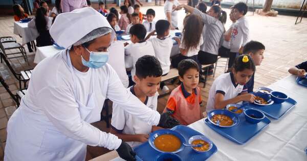 La Nación / Paro docente suspende clases y deja sin merienda a estudiantes
