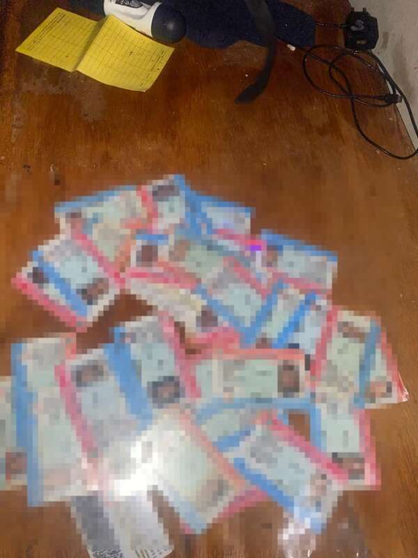 Policía encuentra 35 cédulas en un aguantadero de vehículos: hay cuatro detenidos - Policiales - ABC Color