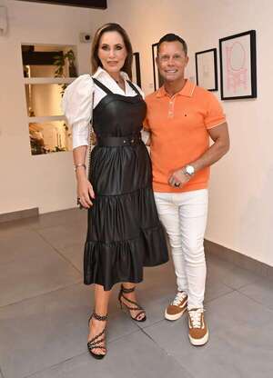 Brindis por el Día Internacional de la Mujer   - Sociales - ABC Color