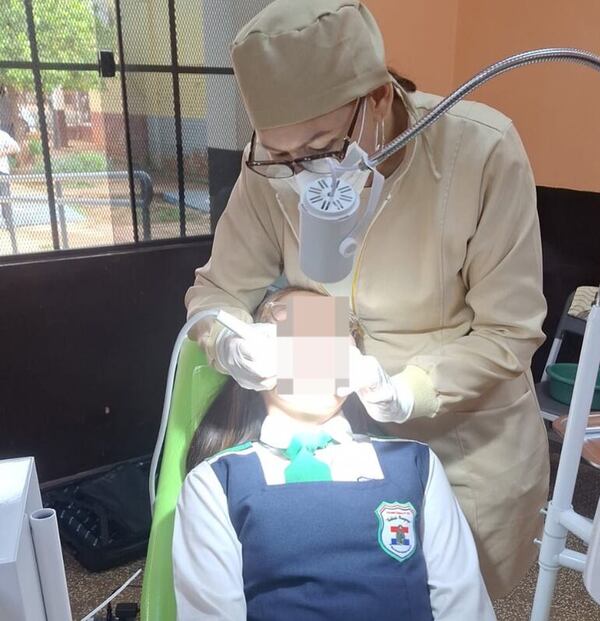 Voluntarios brindan atención en salud bucal y mental a 150 pacientes vulnerables - ABC en el Este - ABC Color