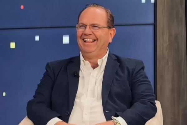 Camilo Pérez es internado por un cuadro de neumonía