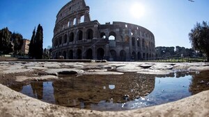 Coliseo de Roma completa su perímetro original con un controvertido paseo de mármol