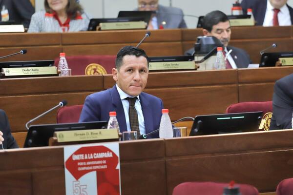 Oficializan pedido de pérdida de investidura de Javier "Chaqueñito" Vera