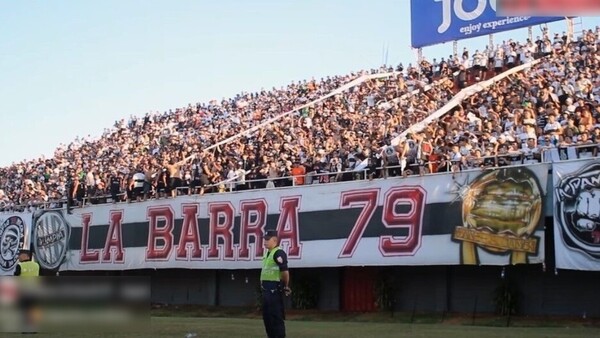 La Barra 79 de Olimpia volvería hoy a las canchas a pesar de la "carpa azul"