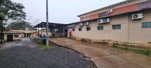 “Limpien ustedes”: Hospital de Misiones oficializa el abandono de áreas médicas ante falta de personal - Nacionales - ABC Color