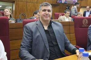 Esteban Samaniego saca una vez más su hilacha violenta  - Política - ABC Color