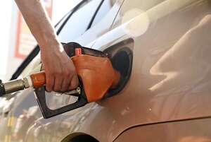 Precio de combustible en Petropar: “El mercado está complicado, pero seguimos analizando”, afirmó Wilka - Economía - ABC Color