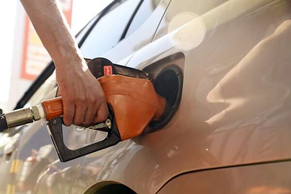 Precio de combustible en Petropar: “El mercado está complicado, pero seguimos analizando”, afirmó Wilka - Economía - ABC Color