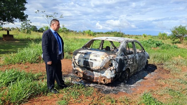 Hallan un automóvil incinerado en Pedro Juan Caballero