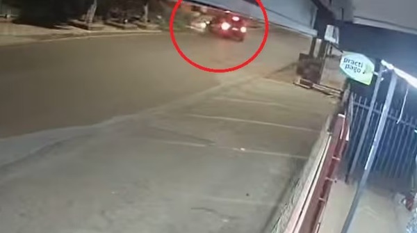 Un comisario atropelló a dos motociclistas y huyó del lugar sin asistir a las víctimas | Unicanal