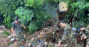 La Nación / Operación Ára Pochy: militares limpian cauces hídricos que inundaron a familias
