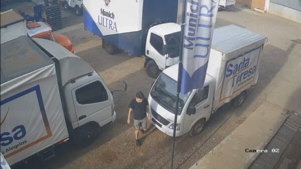 Video: Policía recupera camión refrigerante robado y captura al supuesto autor en Concepción