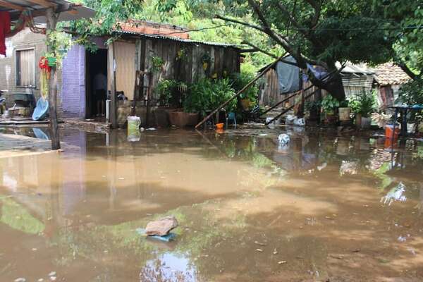 Lluvia dejó récords históricos en acumulaciones: ¿en dónde?  - Nacionales - ABC Color