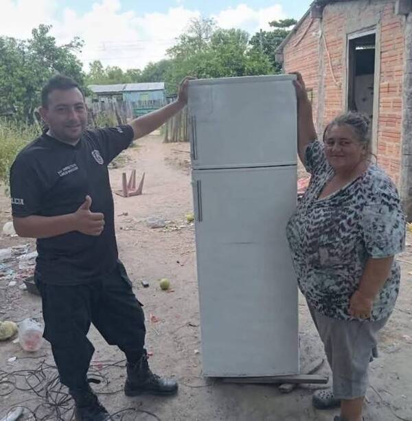 Poli regaló una heladera a una doña y emocionó