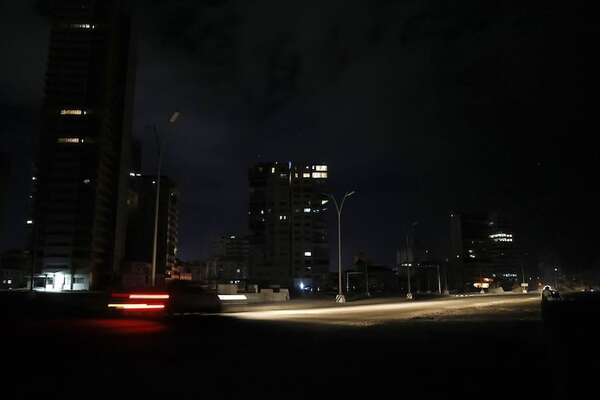EE.UU. aumenta presión sobre Cuba, que restablece electricidad tras apagón  - Mundo - ABC Color
