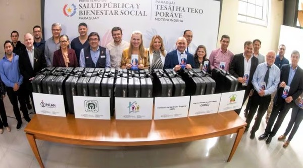 Popular / Entregan equipos de endoscopía para combatir el cáncer de colon