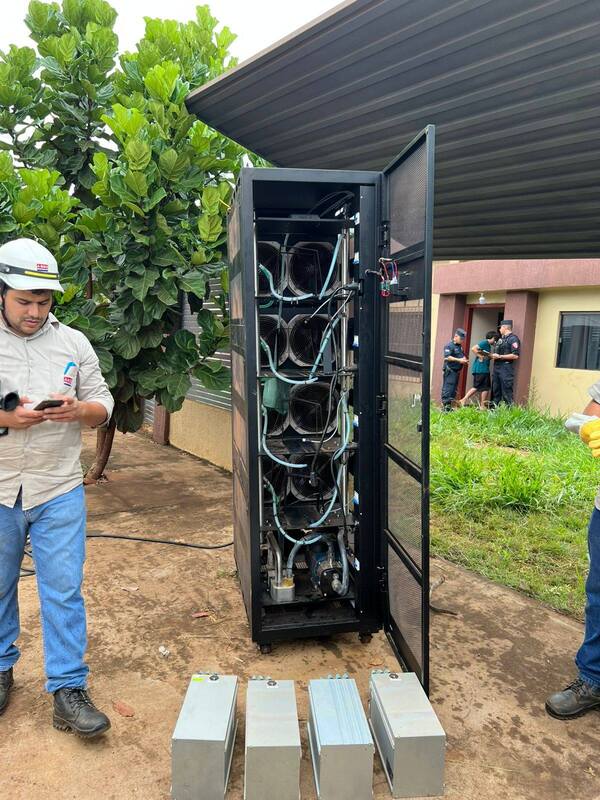 Operativo en Hernandarias por presunta minería ilegal de criptomonedas